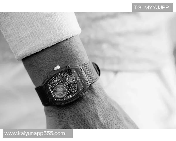 梅西印度之行获赠价值110万美元理查米尔限量陀飞轮全球仅12枚珍品